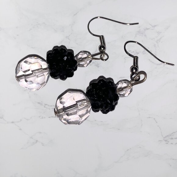 Black and white Earrings Hand made - Picture 2 of 3